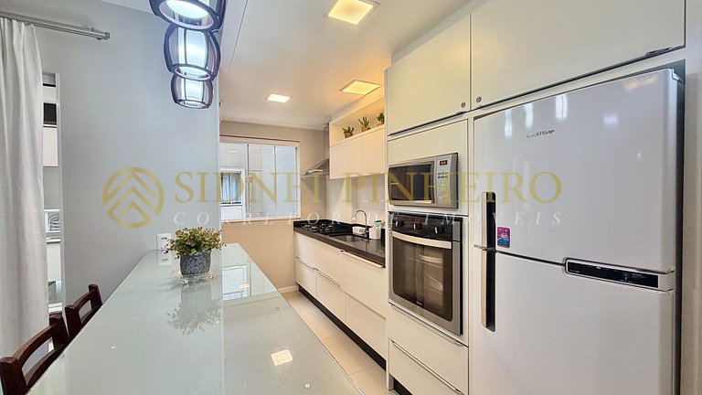577 - Apartamento 02 dormitórios na Praia de Bombas