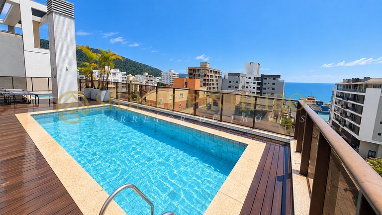 053 - Apartamento 03 dormitórios na Praia de Bombas com pisc