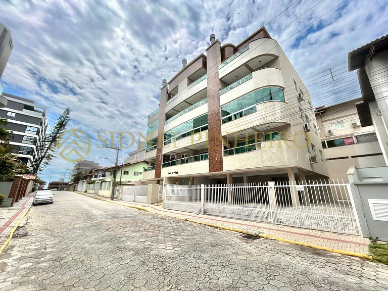046 - Apartamento 02 dormitórios na Praia de Bombas