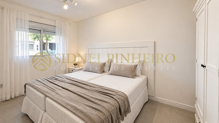 056 - Apartamento térreo de 03 dormitórios na Praia de Maris