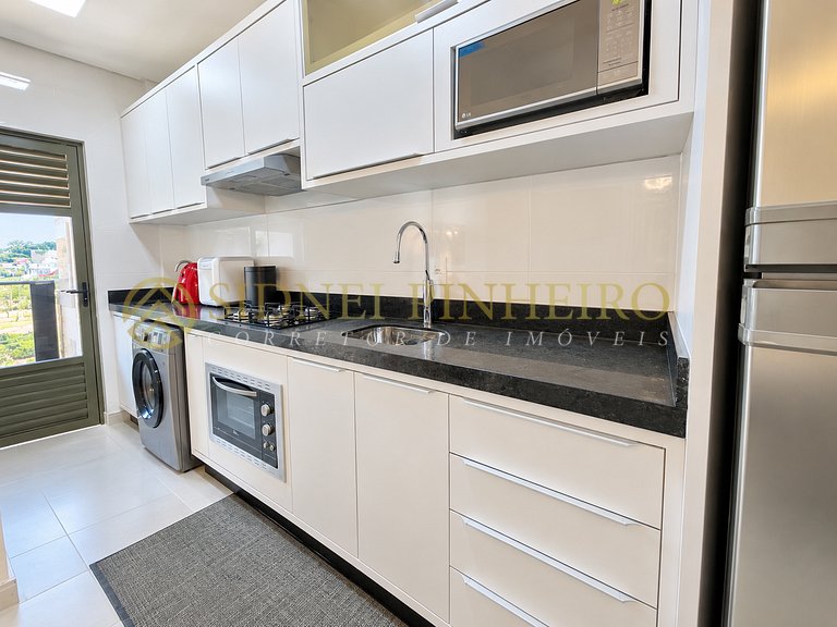 008 - Apartamento com piscina no Centro de Bombinhas