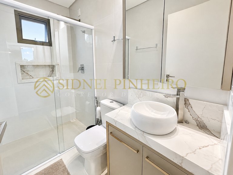 008 - Apartamento com piscina no Centro de Bombinhas