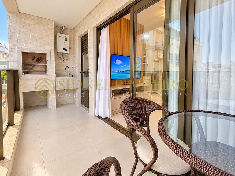 008 - Apartamento com piscina no Centro de Bombinhas